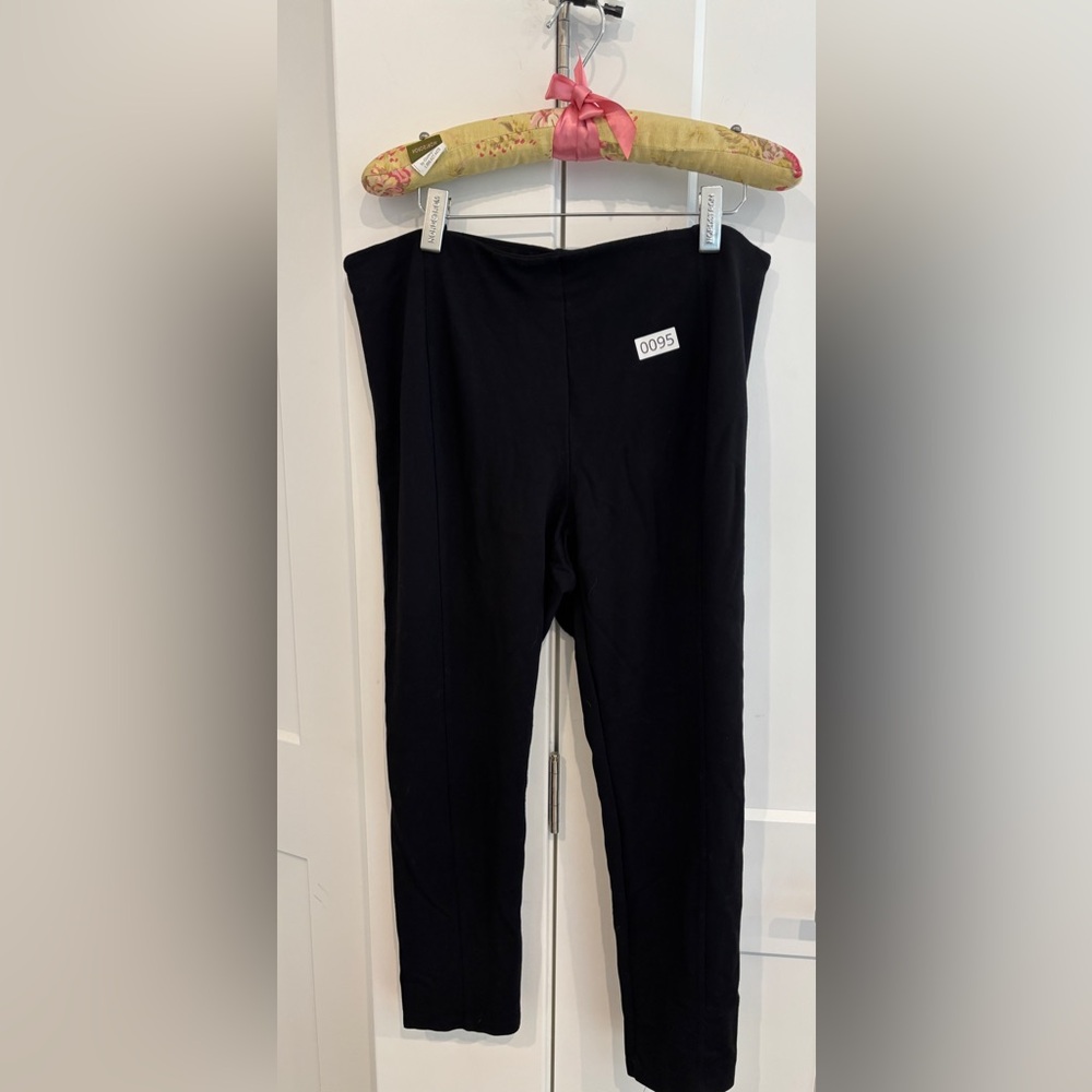 T Tahari Women's Black Skinny Pants. Size 1X - Picture 3 of 7